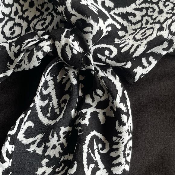 Notations Womens Blouse Plus Size 1X Black White Floral 3/4 Sleeve Office Front - Picture 4 of 12